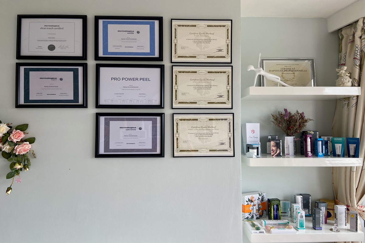 Rose Beauty Cabine2 rose beauty diplomes